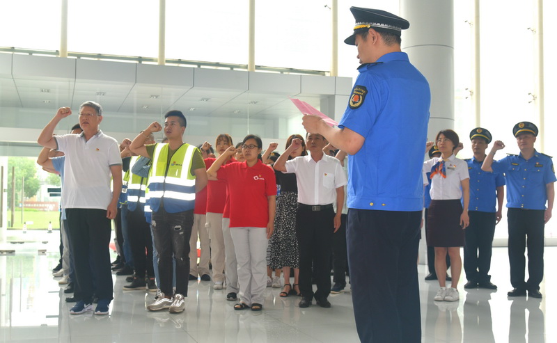 集團(tuán)公司黨支部與多家黨組織聯(lián)合 開展“不忘初心，牢記使命”主題教育